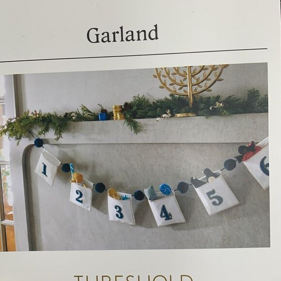 LAST ONE Eight days of Hanukkah 6-foot Garland.  NWT - Picture 2 of 6